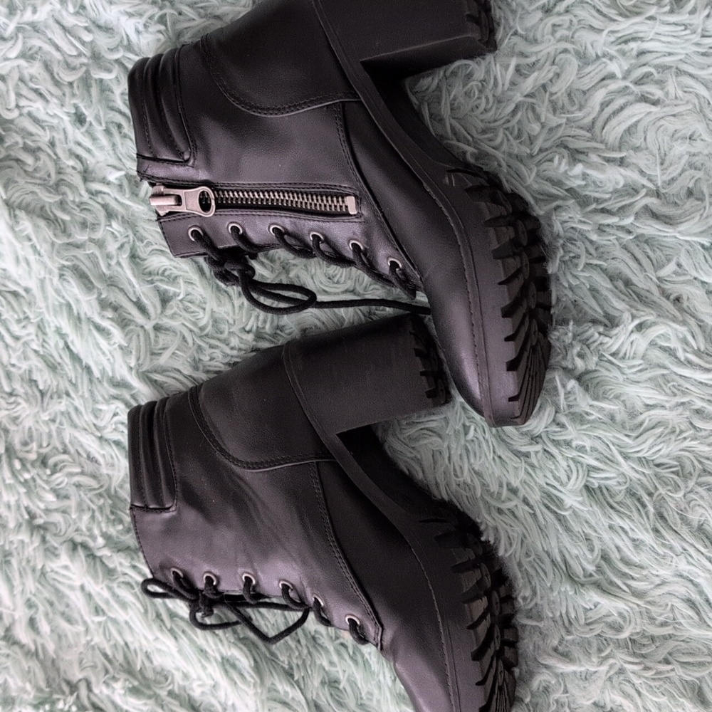 Black Steve Madden Ankle Boots size 7